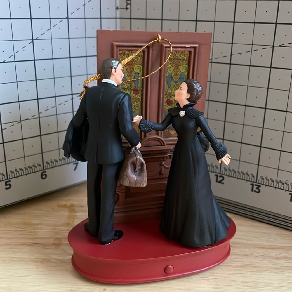 2009 Hallmark Keepsake Ornament , “Gone With The Wind”  Frankly, My Dear